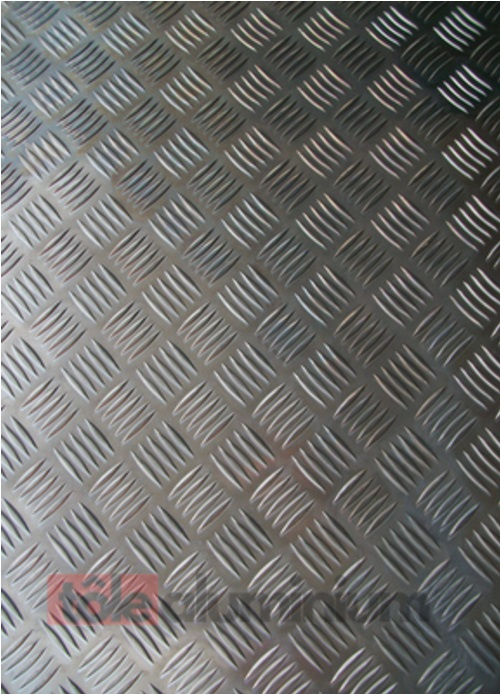 Tôle Alu Brut (1050 H24) – Striée 5 x 1,5