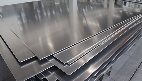 Tôle Aluminium Striée Antidérapante - Matériel Professionnel